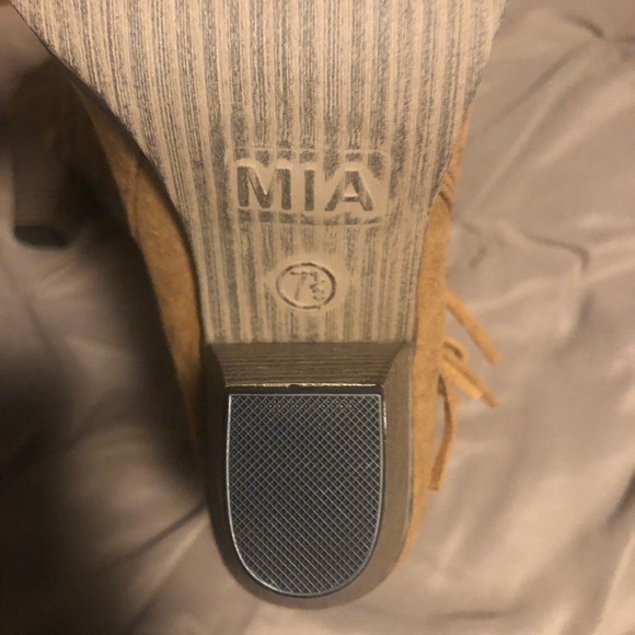 Heeled booties - Picture 2 of 2